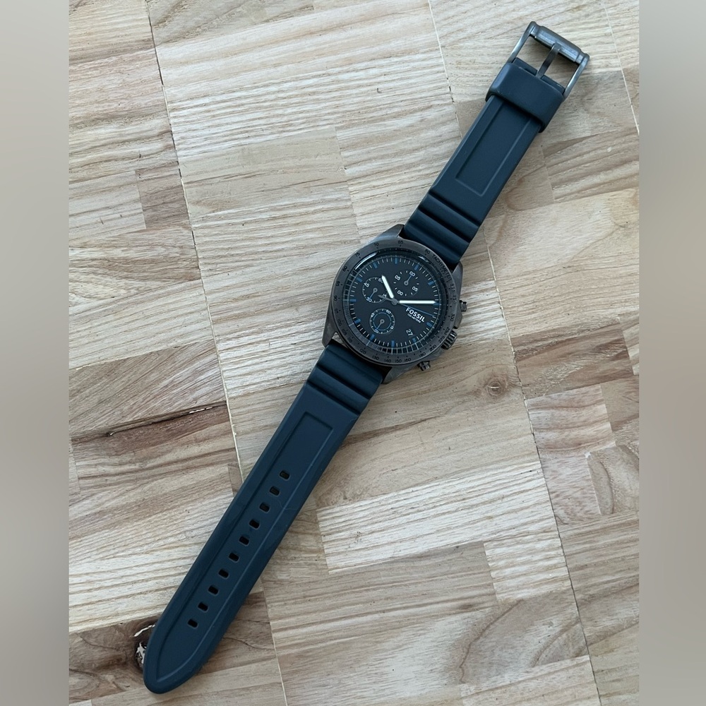 Fossil Chronograph Men’s Watch Black Dial Blue Markers Blue Silicone Strap - Picture 9 of 15